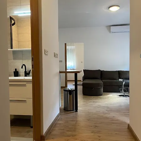 In Apartman *